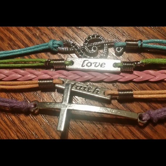 New Love/Faith Muliti Layer Charm Bracelet - Picture 3 of 3